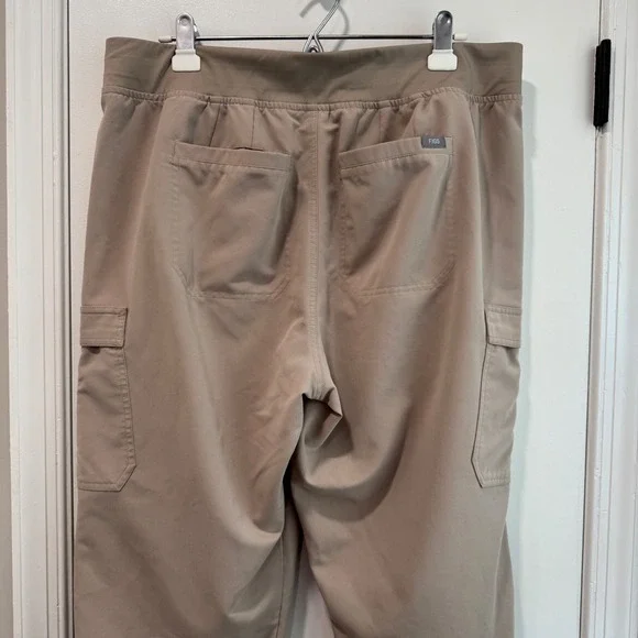FIGS Technical Collection Cargo Scrub Pants Drawstring XXL - Picture 4 of 7